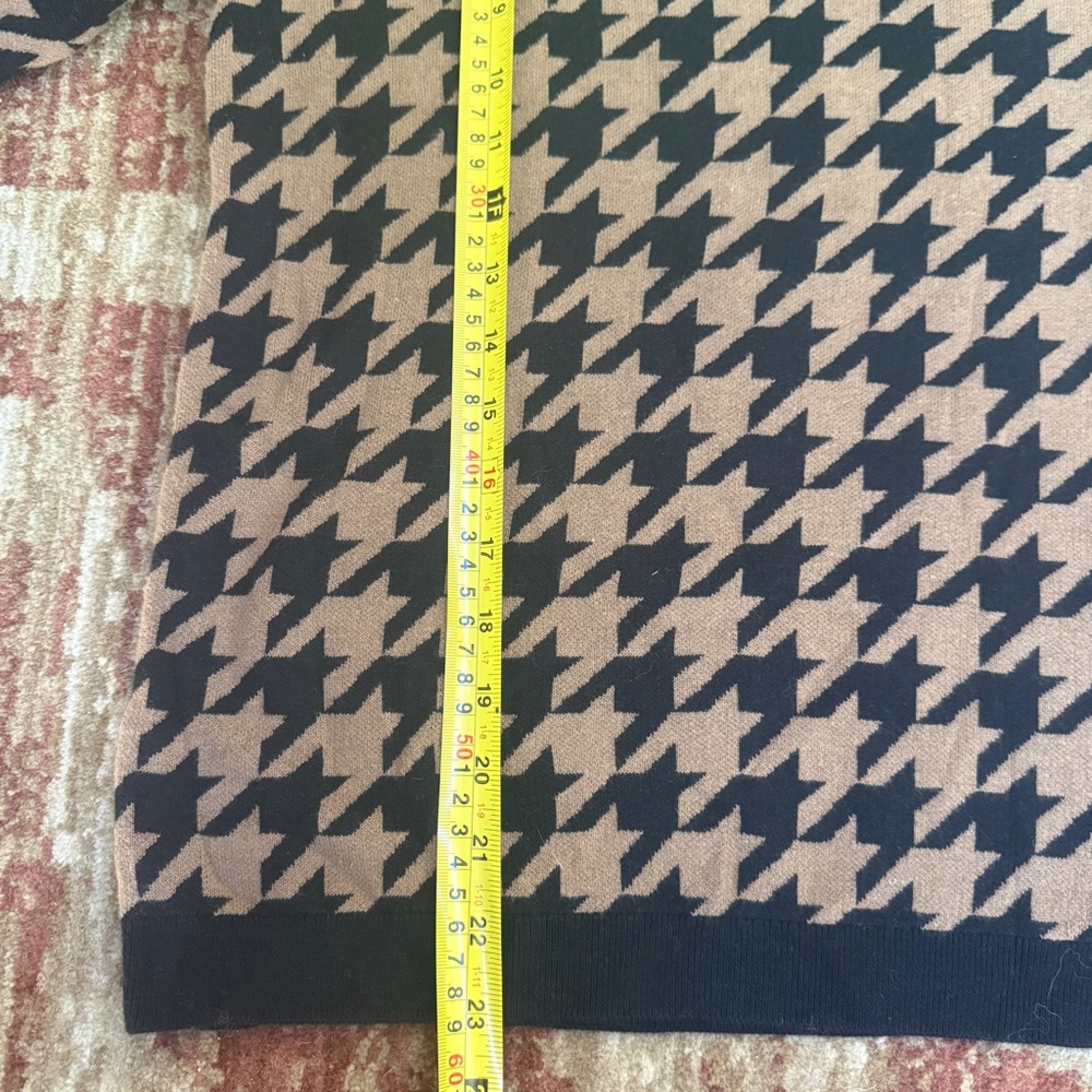Ann Taylor Stylish Houndstooth Sweater - Black and Tan. Size XLP - Picture 3 of 6
